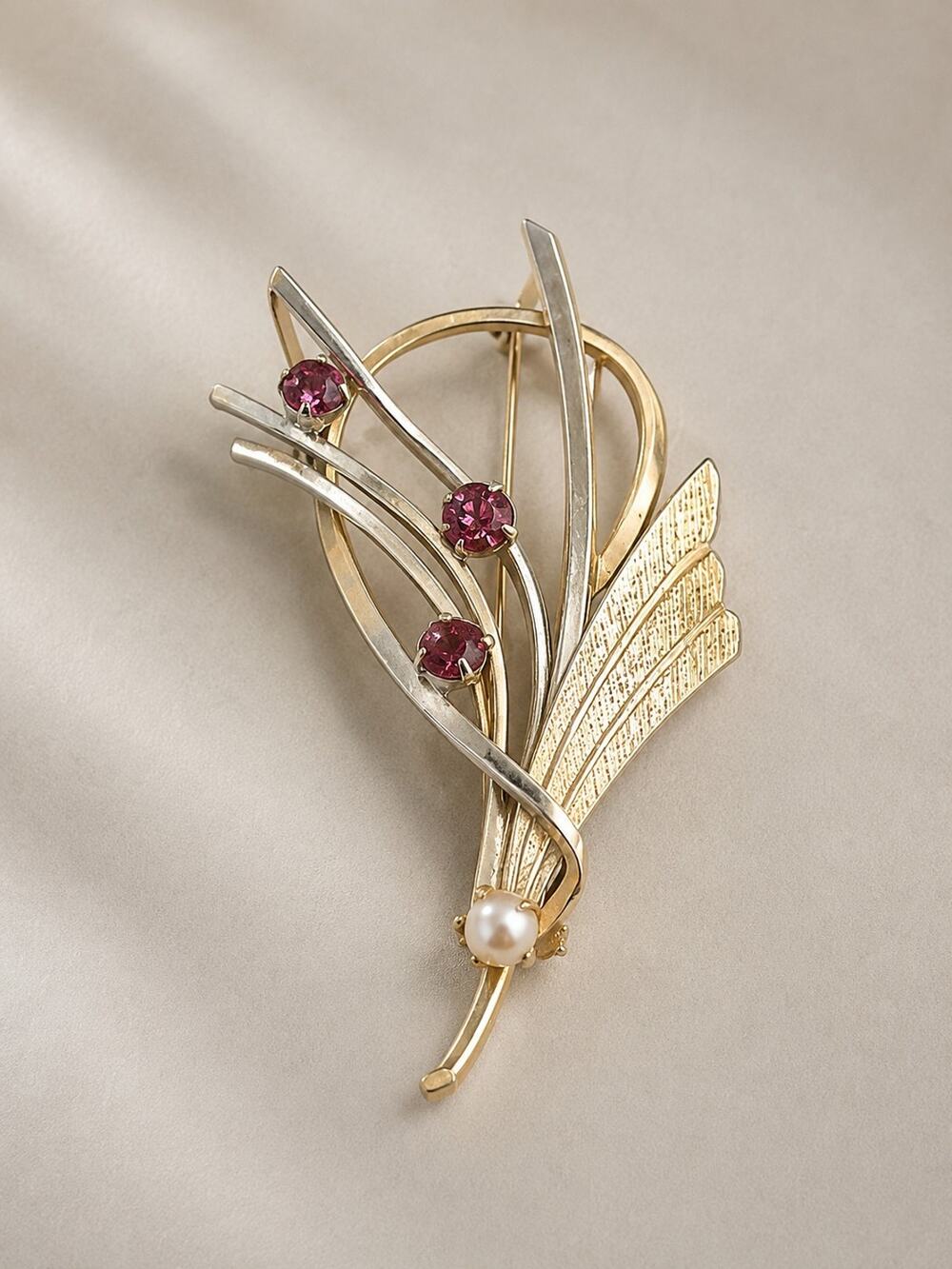 Vintage Signed Van Lou 12K Gold Filled Pink Rhinestone Faux Pearl Brooch